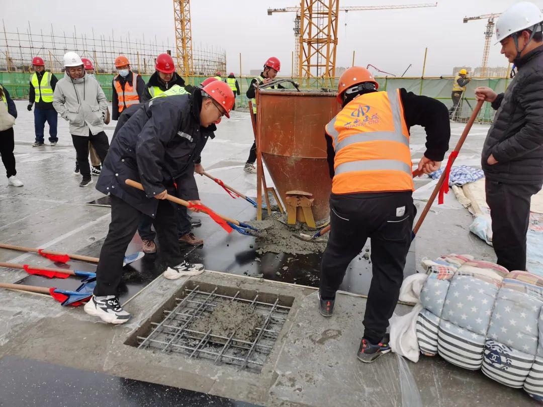 匠心倾注 喜封金顶——山西建投六建集团承建的山阴县场馆Z6尊龙凯时项目文化馆主体结构封顶